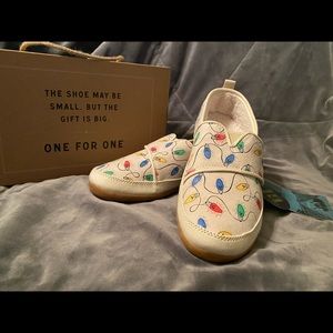 BRAND NEW TOMS Alpargata Glow In The Dark Christmas Lights Unisex Youth Size 6